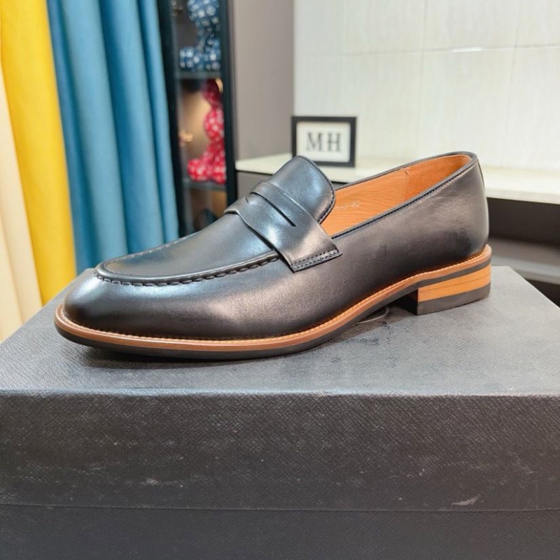 Pra*a leather shoes